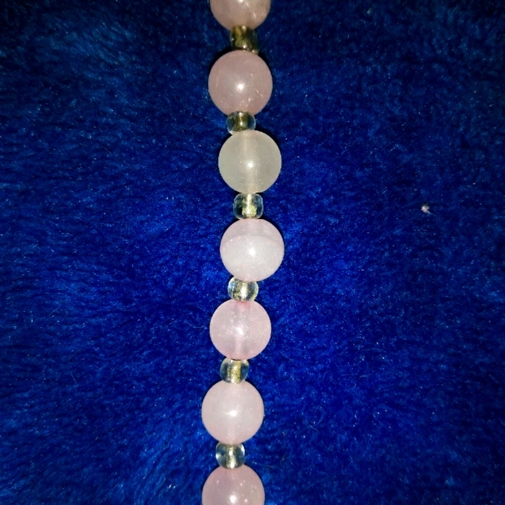 Rose quartz stone beaded necklace